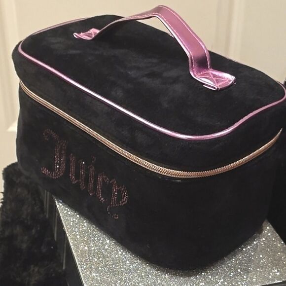 Juicy Couture Pink Rhinestone Logo Veliur Cosmetic Case - Picture 6 of 9